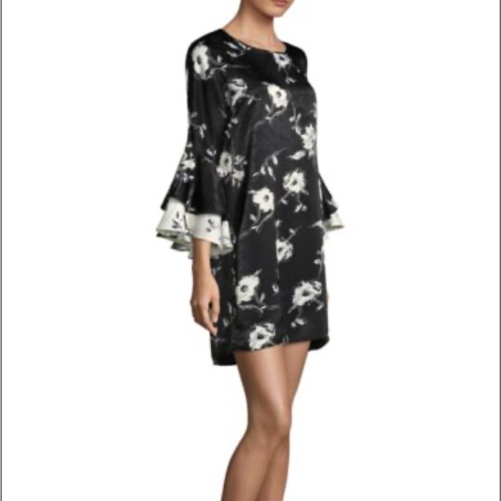 DELFI Collective Alana Statement Bell Sleeve Floral Shift Dress Size Small
